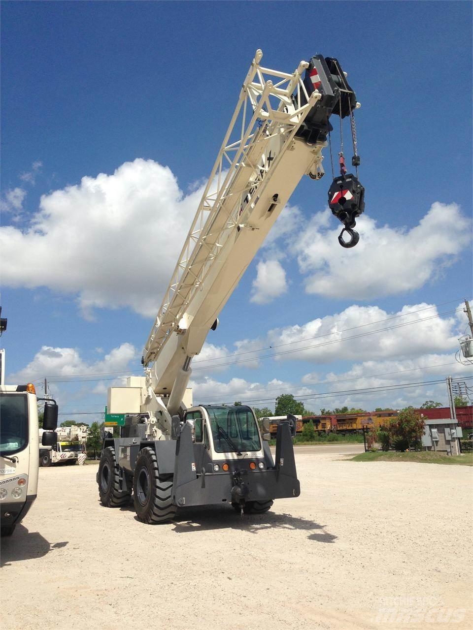 Terex CD225 رافعات الطرق الوعرة