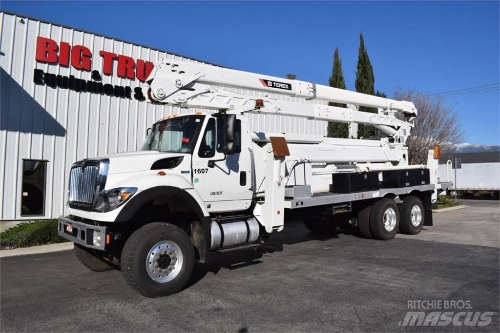 Terex TCX65/100 المنصات الهوائية المثبتة على شاحنة