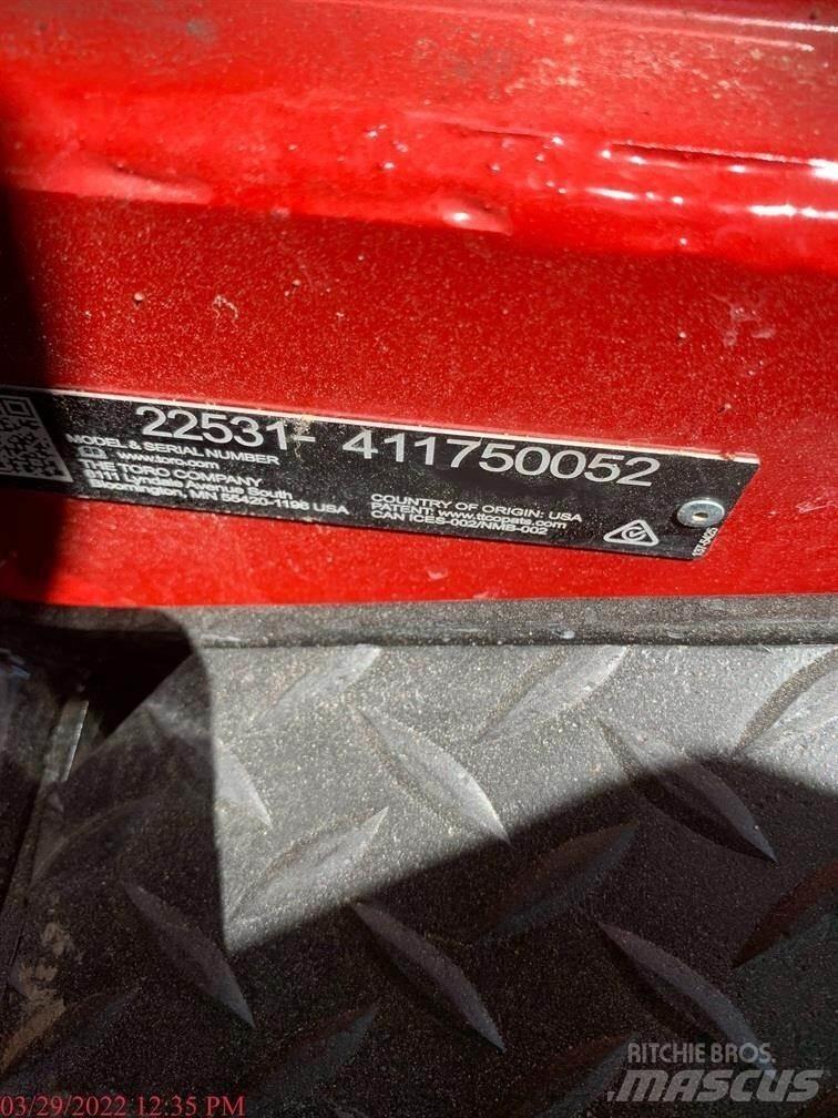 Toro DINGO TXL2000 لوادر انزلاقية التوجيه