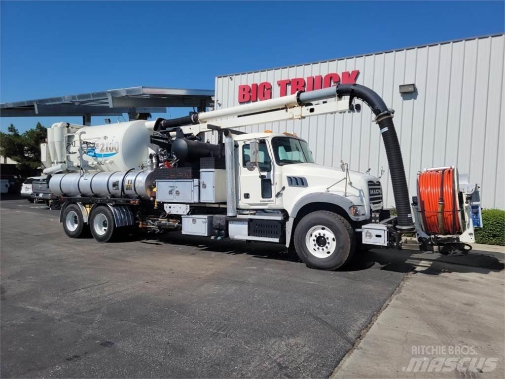 Vactor 2100 PLUS أخرى