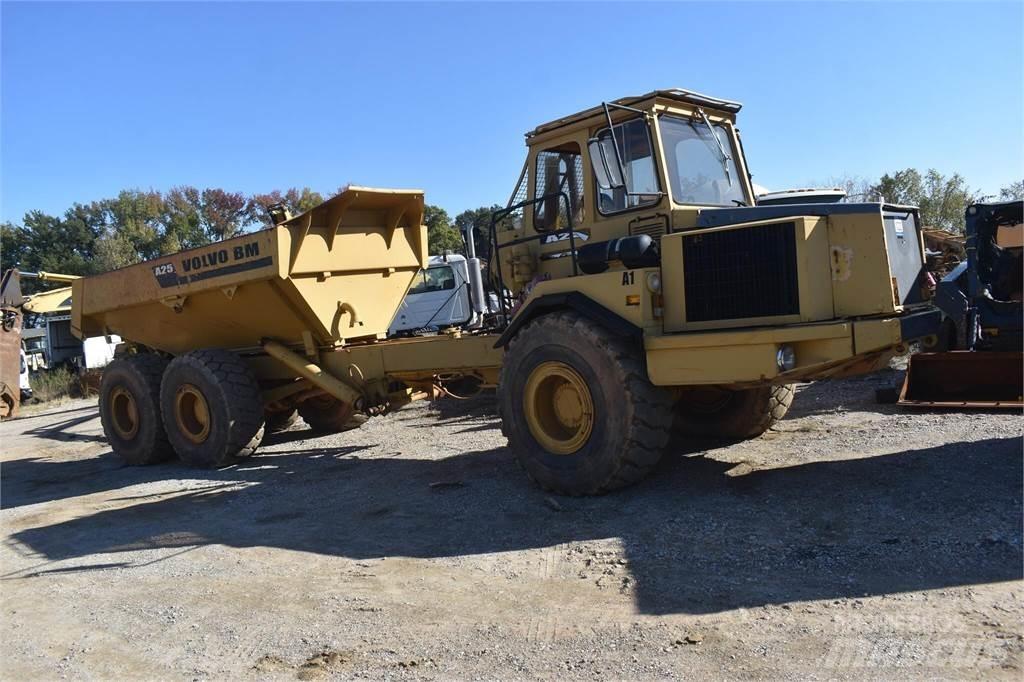 Volvo A25 ساحبات مفصلية