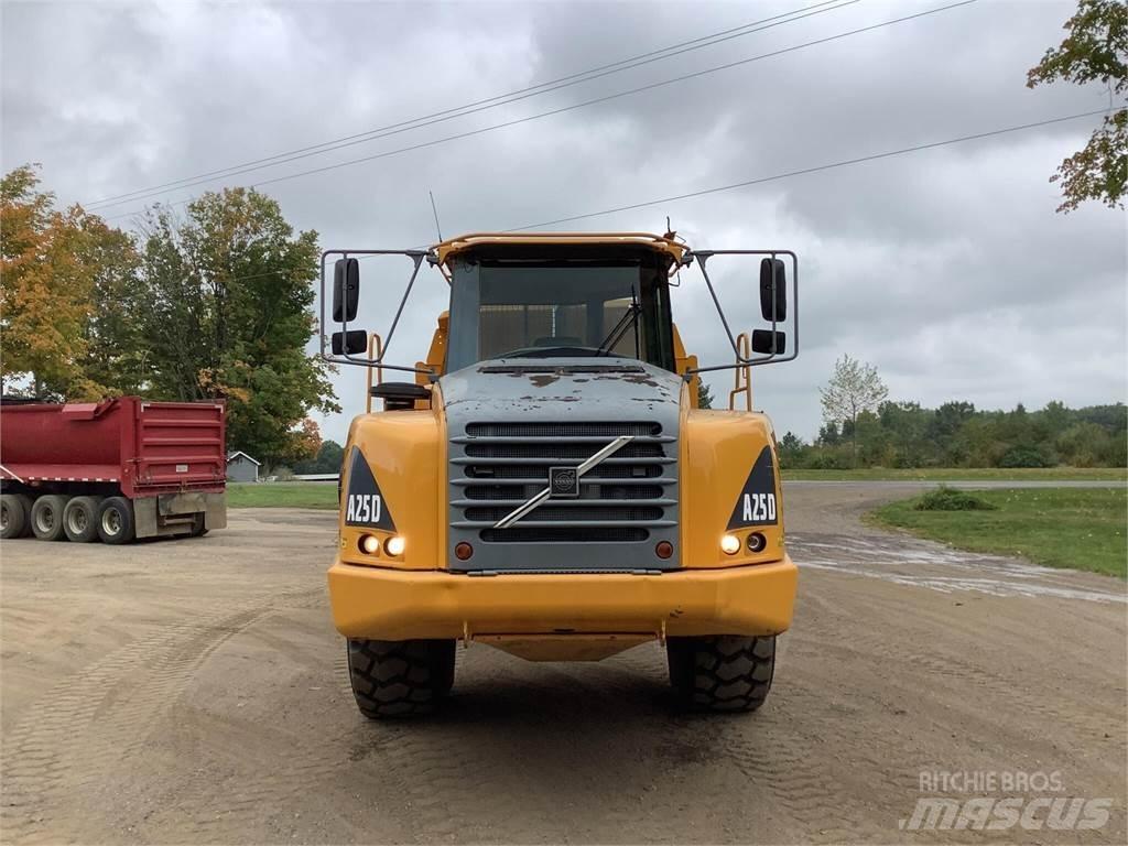 Volvo A25D ساحبات مفصلية