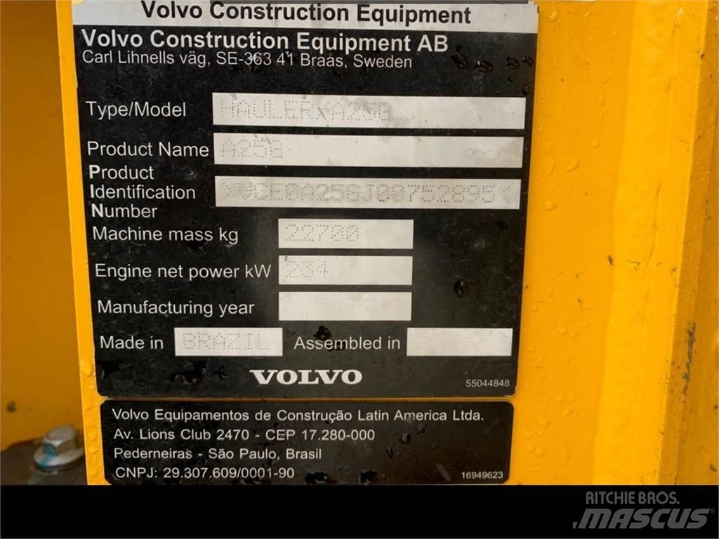 Volvo A25G ساحبات مفصلية