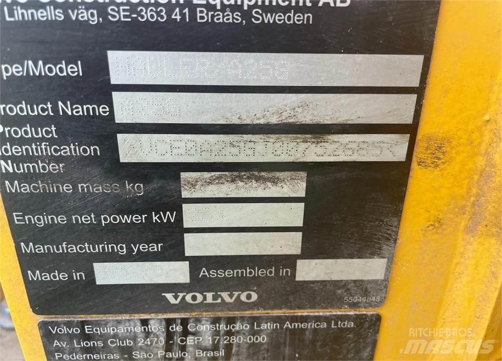 Volvo A25G ساحبات مفصلية