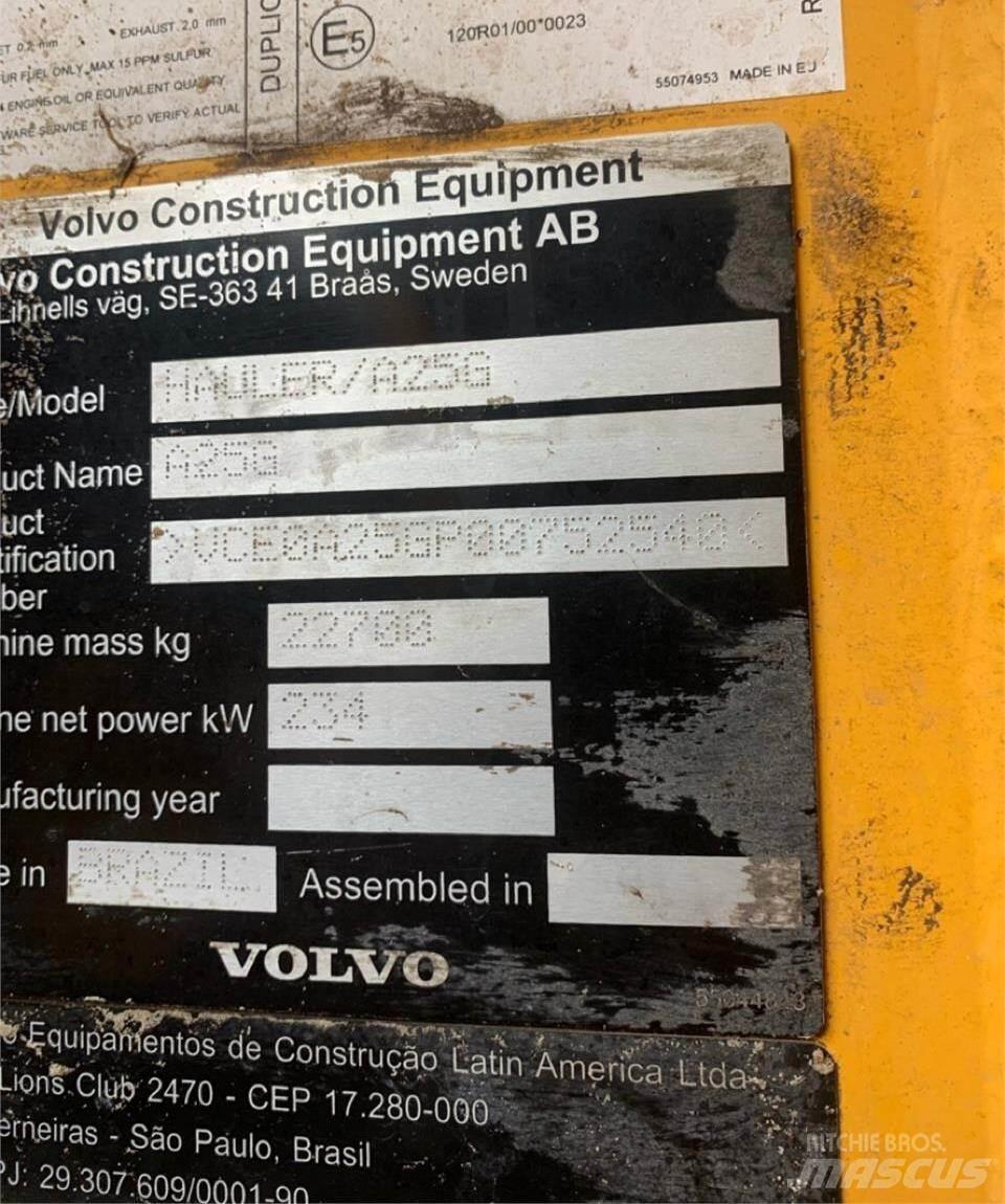 Volvo A25G ساحبات مفصلية