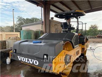 Volvo DD128C مداحل ثنائية الاسطوانة