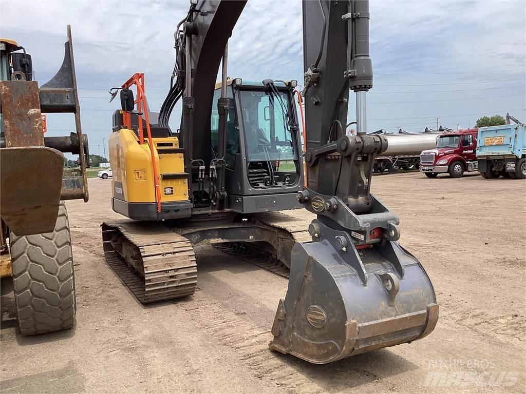 Volvo ECR145EL حفارات زحافة