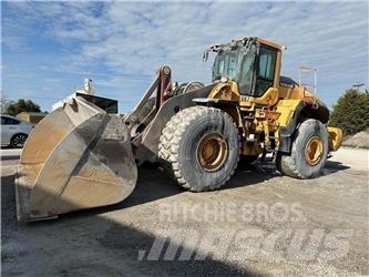 Volvo L220H لوادر بعجل