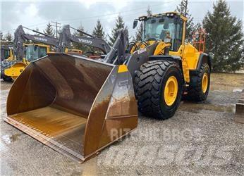 Volvo L220H لوادر بعجل