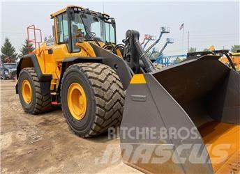 Volvo L220H لوادر بعجل