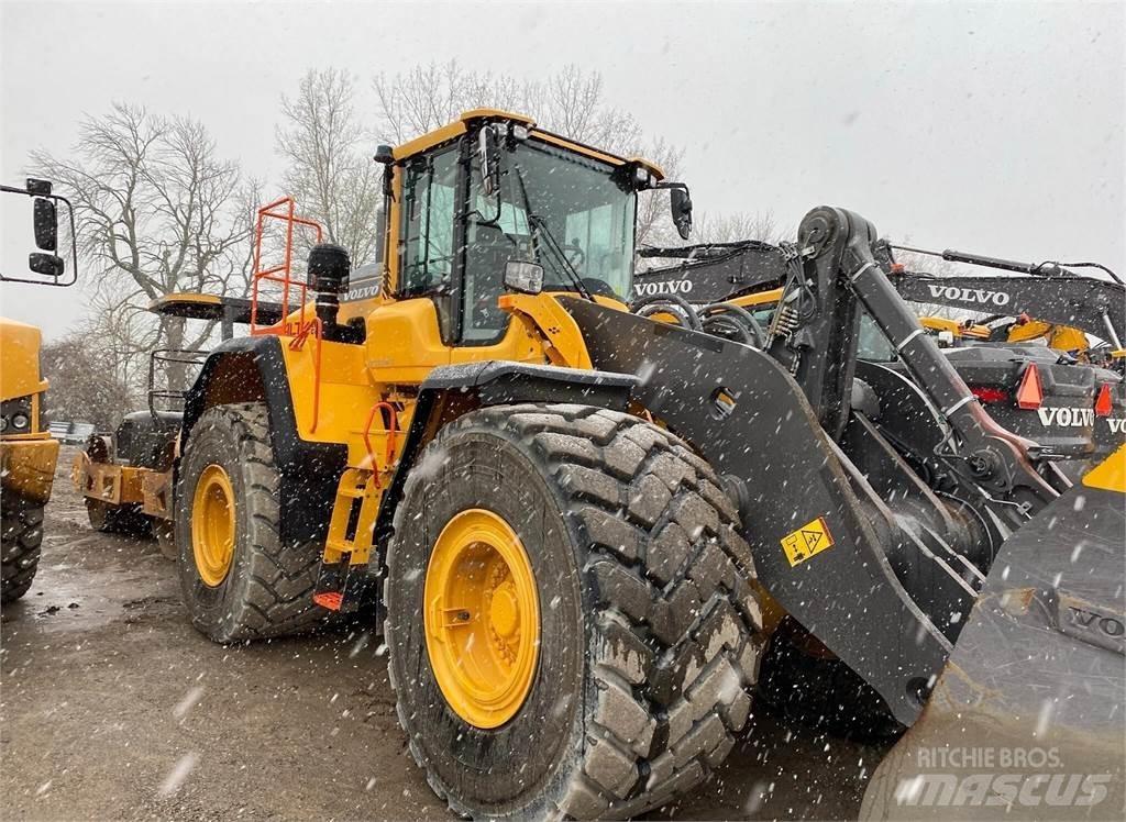 Volvo L220H لوادر بعجل