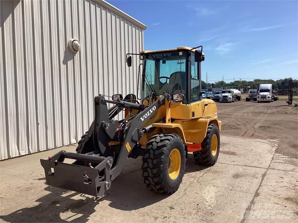 Volvo L30GS لوادر بعجل