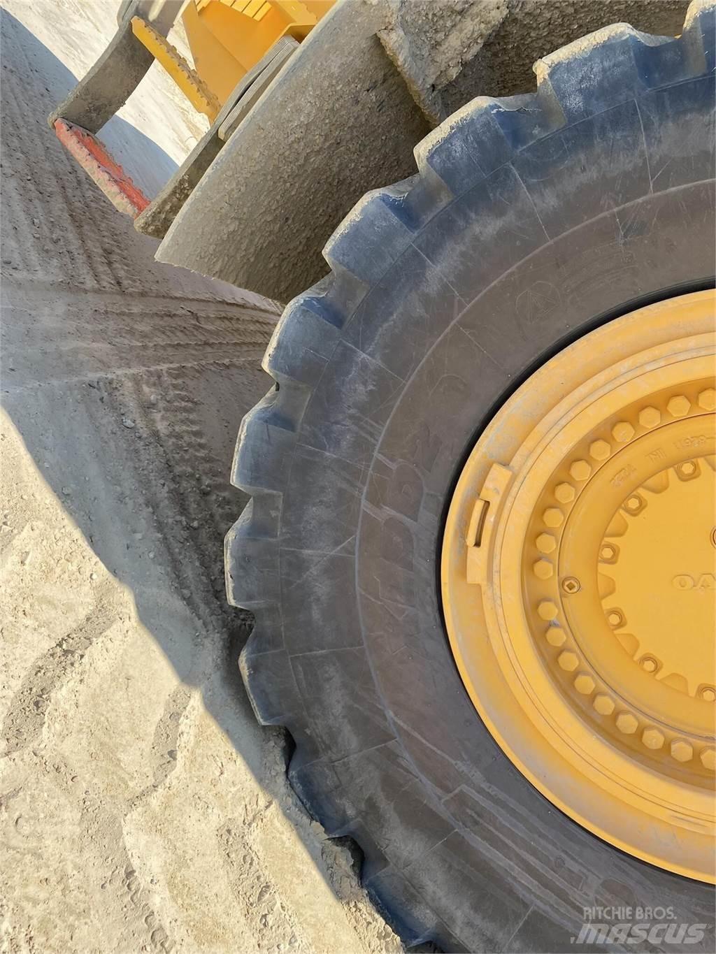 Volvo L350H لوادر بعجل