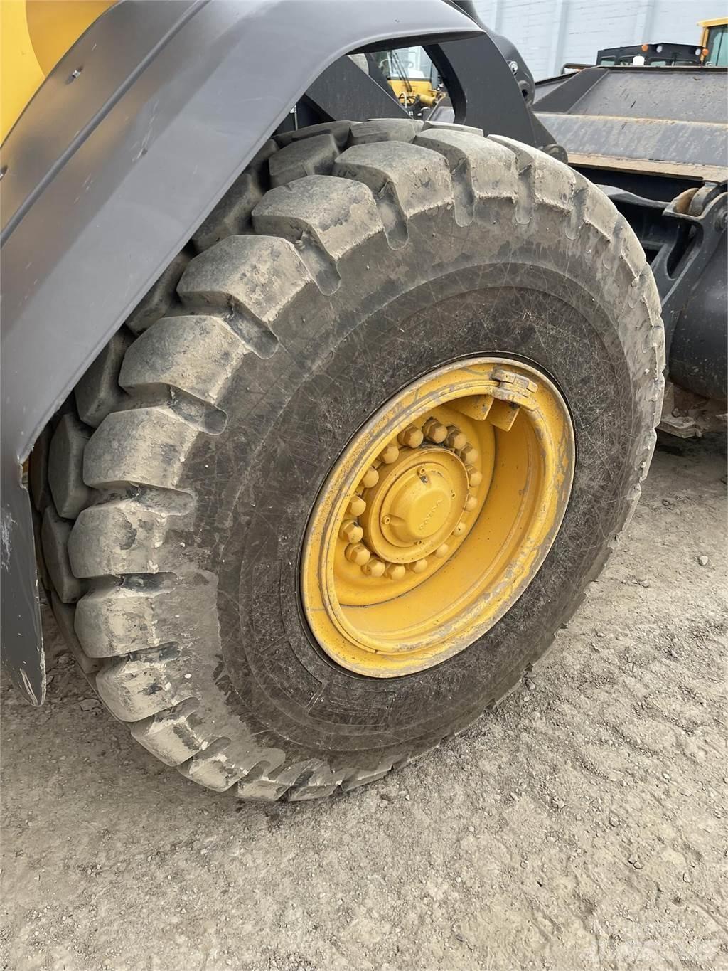 Volvo L90H لوادر بعجل