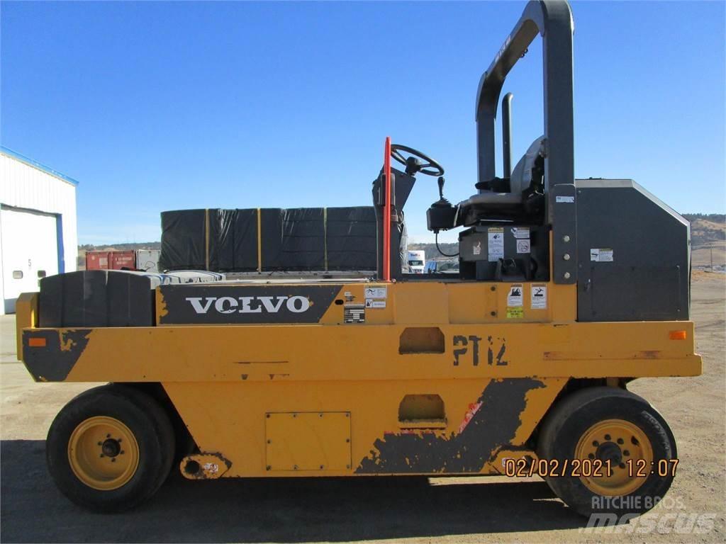 Volvo PT125C مداحل ذات إطارات هوائية