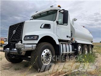 Volvo VHD84B300 صهاريج مياه