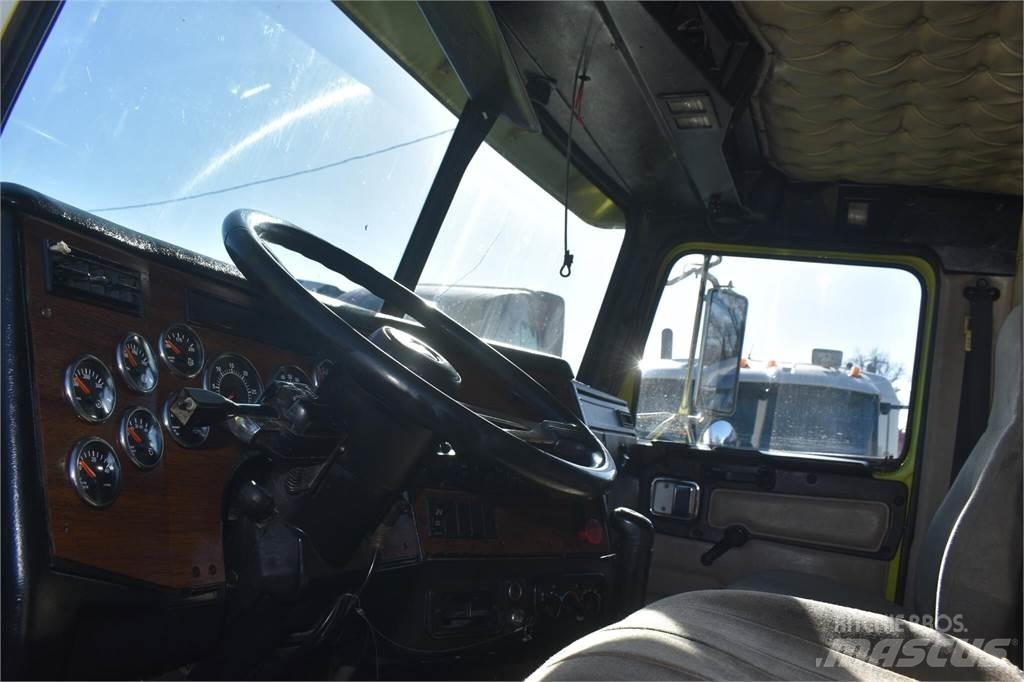 Western Star 4900 شاحنات قلابة