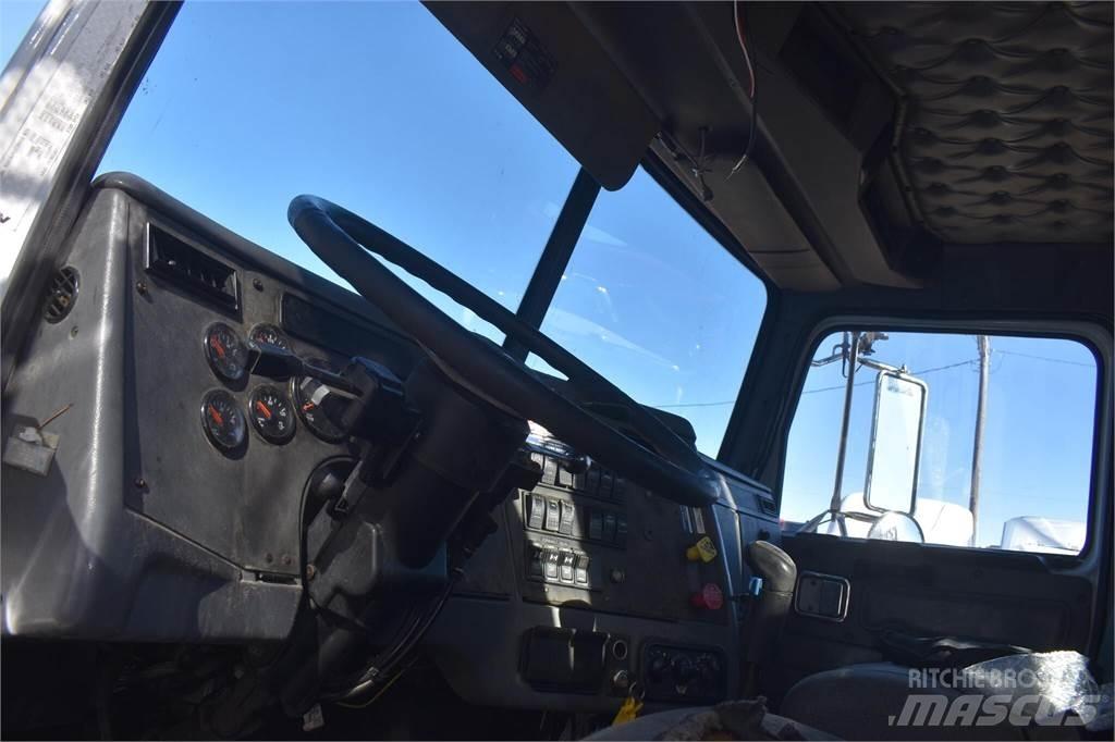 Western Star 4900 شاحنات الرافعات