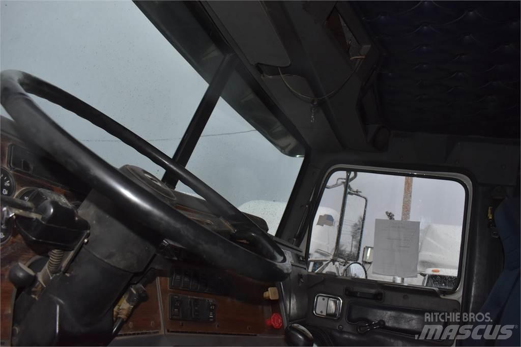 Western Star 4900FA شاحنات قلابة