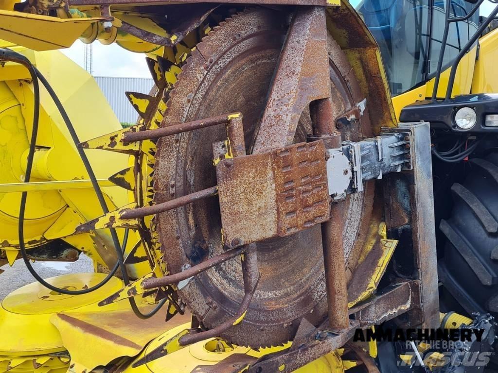 New Holland FR 600 علافات ذاتية الدفع