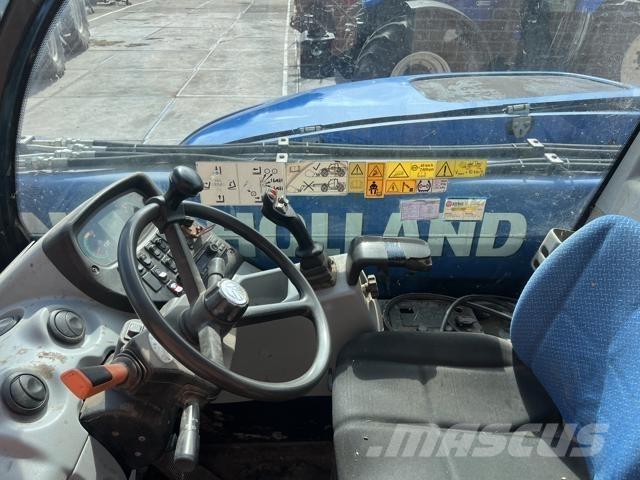 New Holland LM7.35 معدات مناولة لأغراض الزراعة