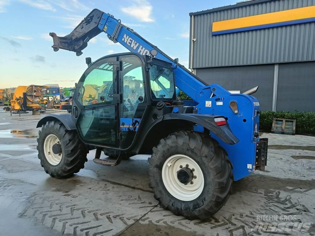 New Holland LM7.35 معدات مناولة لأغراض الزراعة