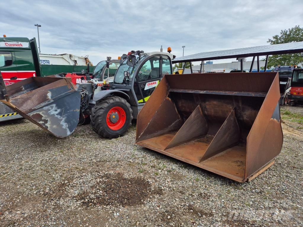 CLAAS Scorpion 7044 معدات مناولة لأغراض الزراعة