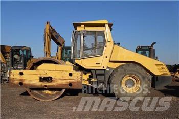 Bomag BW 225 D-3 مداحل ثنائية الاسطوانة
