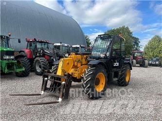 JCB 535-95 معدات مناولة لأغراض الزراعة