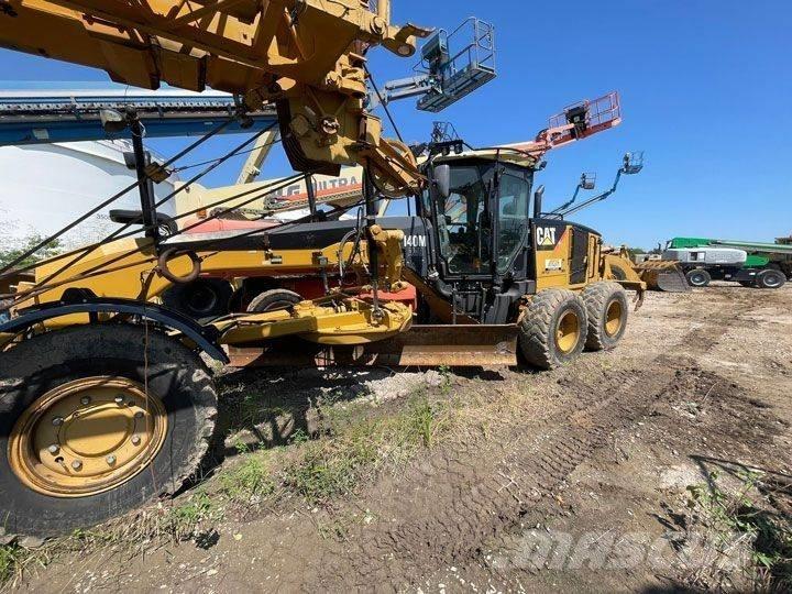 CAT 140 M معدات تمهيد الطرق