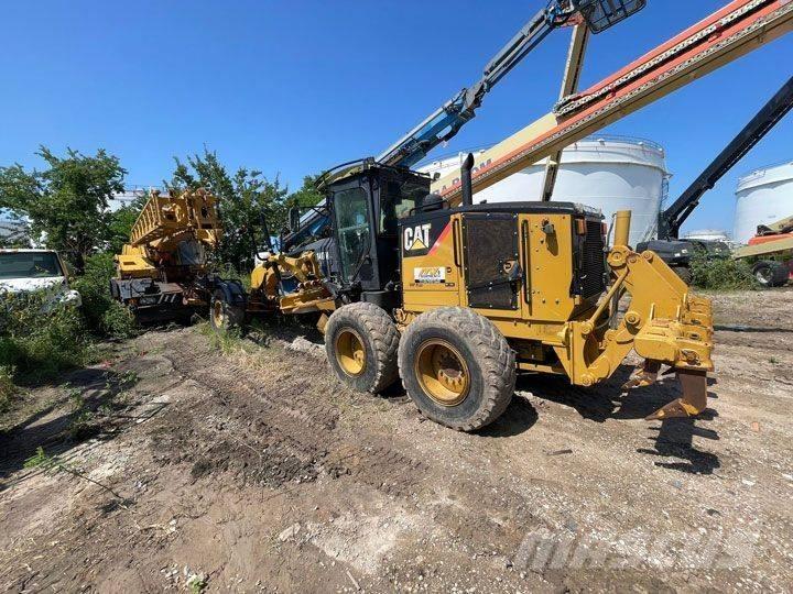 CAT 140 M معدات تمهيد الطرق