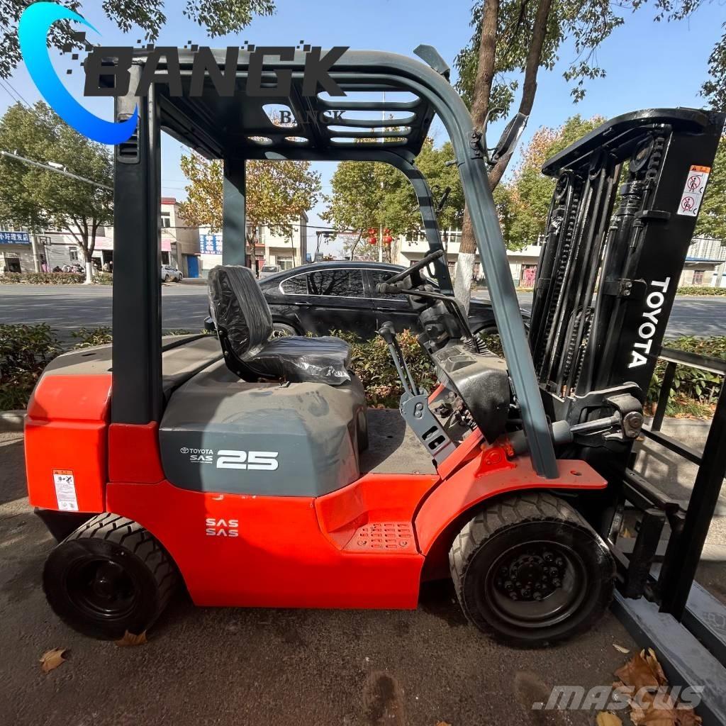 Toyota 8 F25 شاحنات الديزل