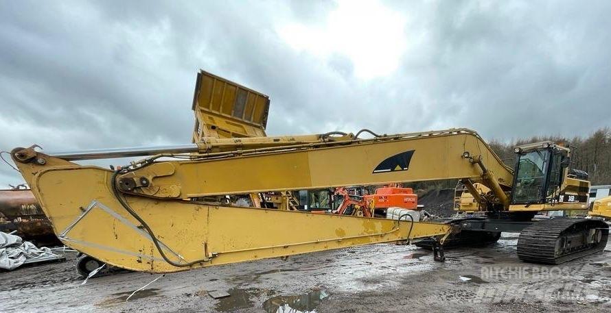CAT 345 B L حفارات زحافة