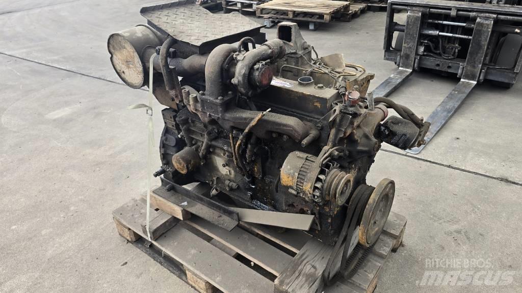 Komatsu S6D95L-1 محركات