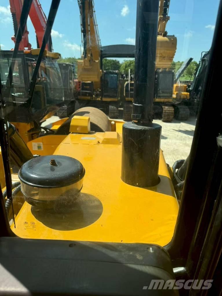 CAT D 6 G LGP II بلدوزرات مجنزرة