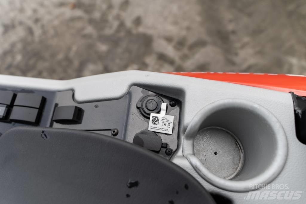 Manitou MLA 3-25H لوادر صغيرة