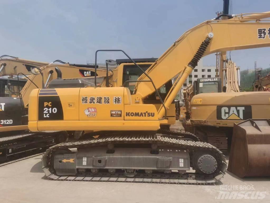 Komatsu PC 210 LC حفارات زحافة