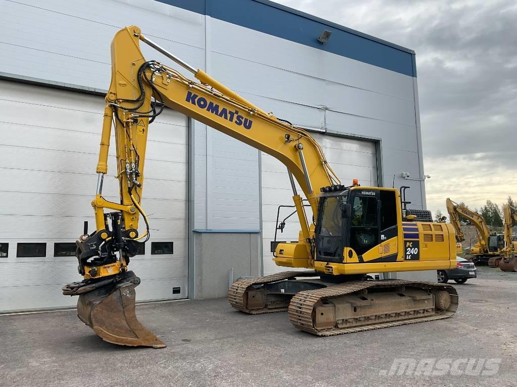 Komatsu PC240LC-11 حفارات زحافة