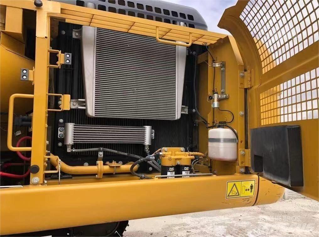 CAT 330D حفارات زحافة