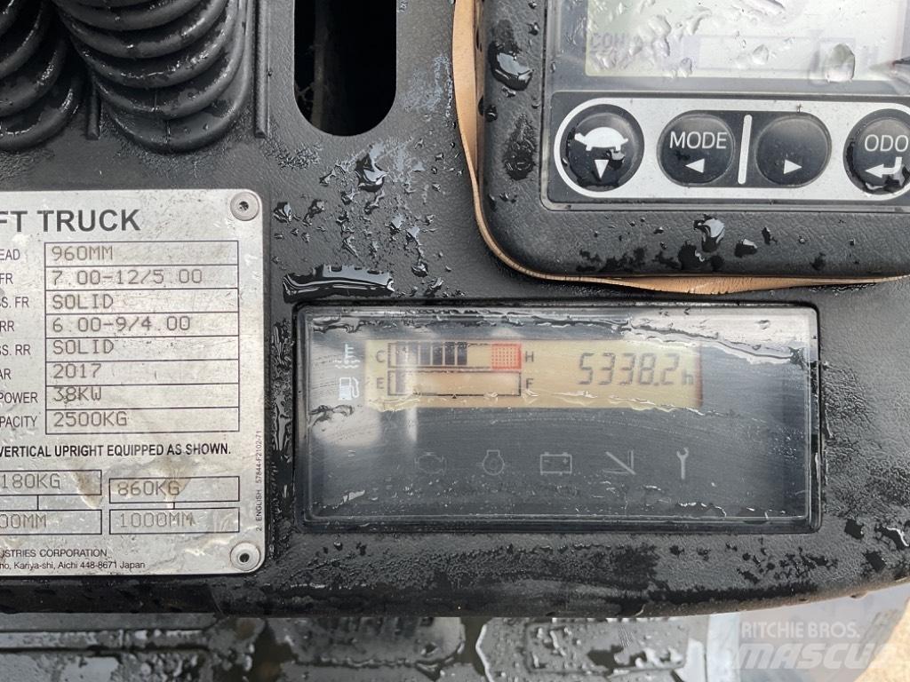 Toyota 02-8FGF25 شاحنات LPG