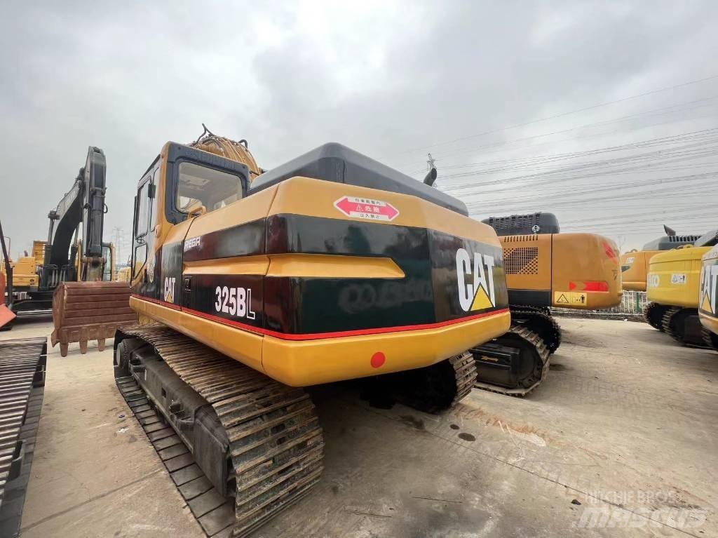 CAT 325 B L حفارات زحافة