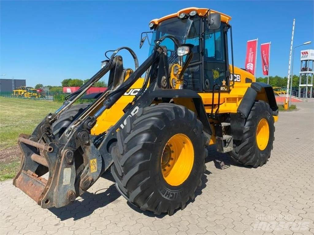 JCB 427 HT AGRI لوادر بعجل