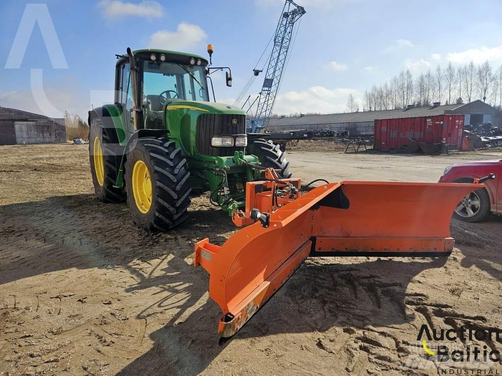 John Deere 6820 الجرارات