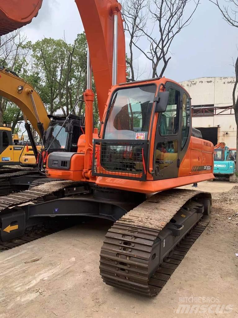 Doosan dx300 حفارات زحافة