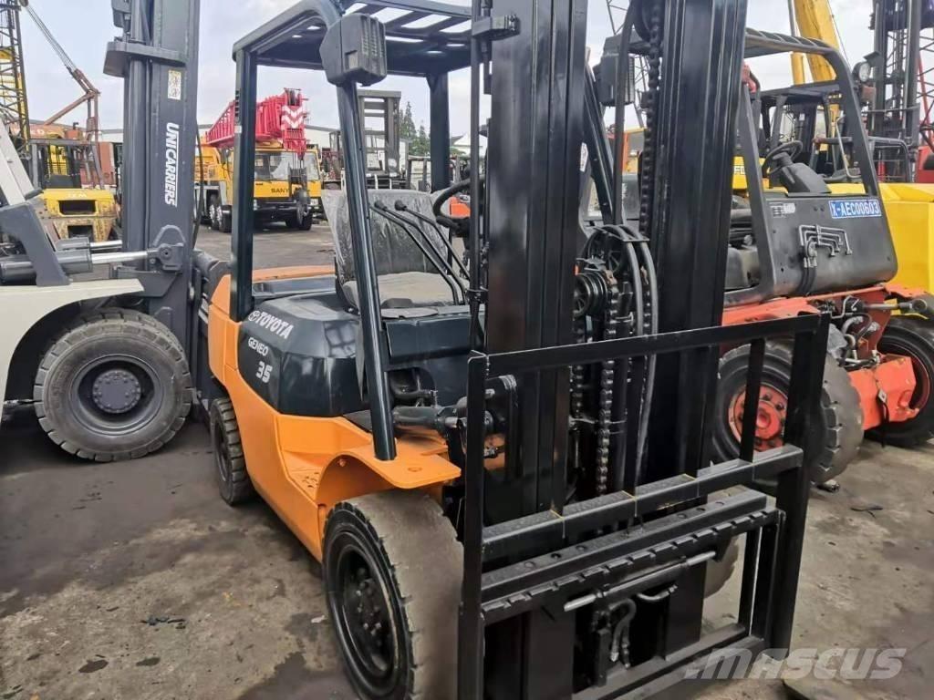 Toyota 3.5 ton شاحنات الديزل