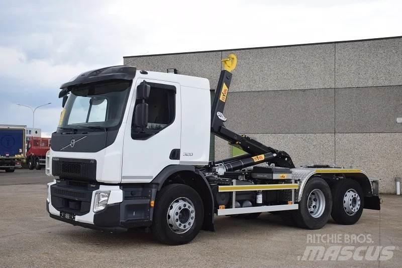 Volvo FE 320 شاحنات الرافعات الخطافية