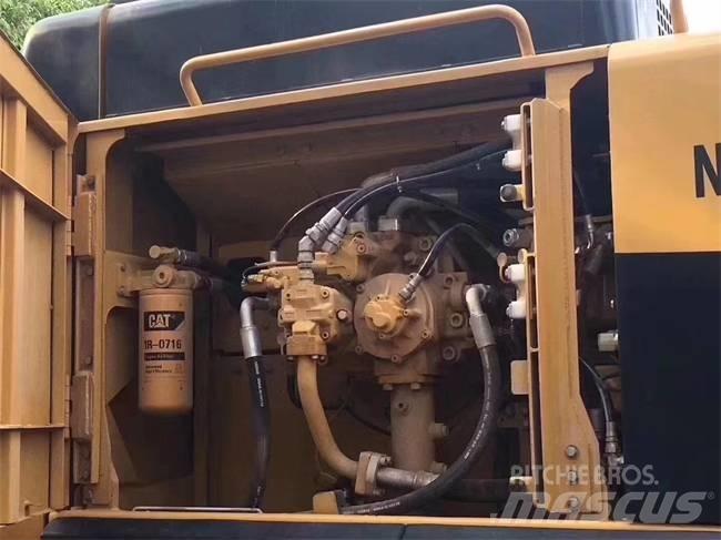 CAT 345 D L حفارات زحافة