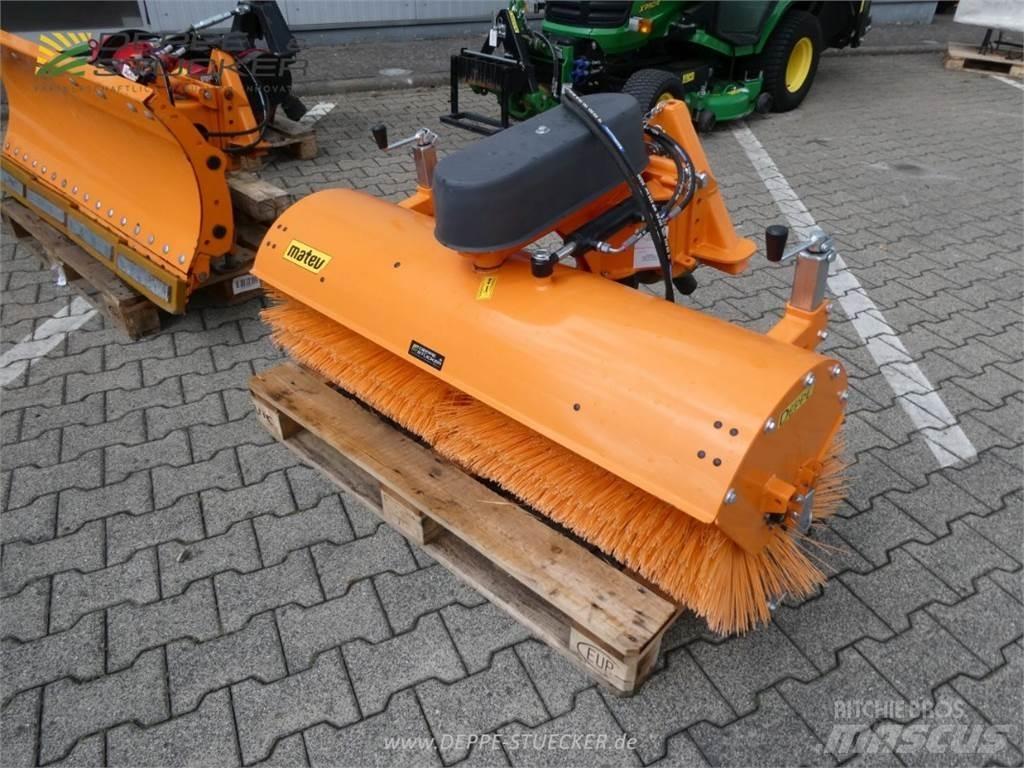 John Deere X950R جرارات مدمجة