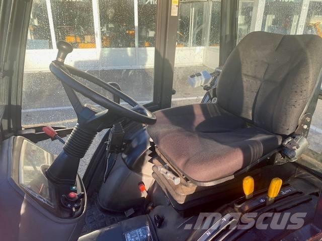 Kubota B 2410 جرارات مدمجة