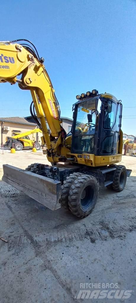 Komatsu PW98 MR-11 حفارات بعجل